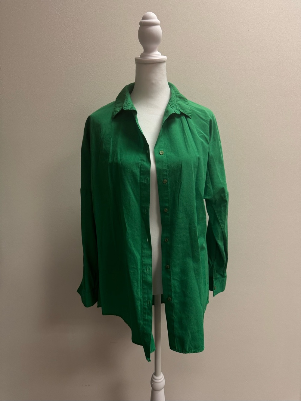 Women's Emerald Green Button-Down Shirt - Classic Collared Top